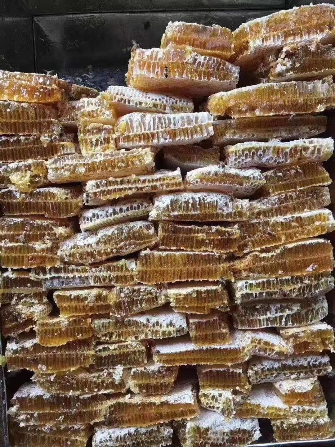 蜂巢蜜  正宗土蜂蜜  可以嚼着吃的蜂蜜厂地直销  量大从优