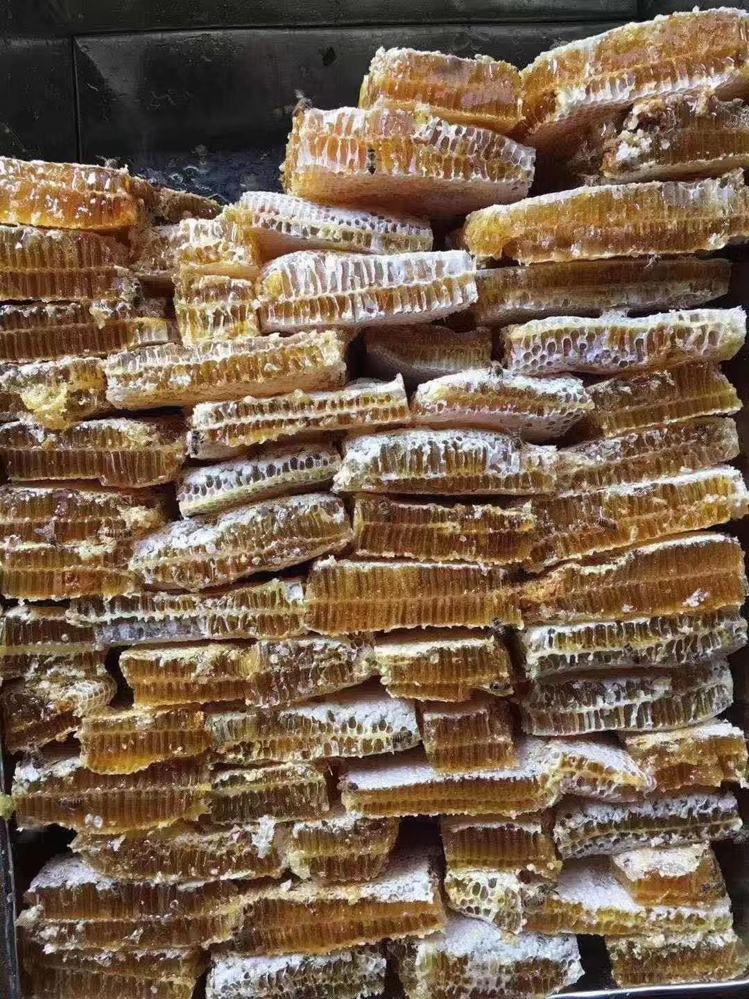 蜂巢蜜  正宗土蜂蜜  可以嚼着吃的蜂蜜厂地直销  量大从优