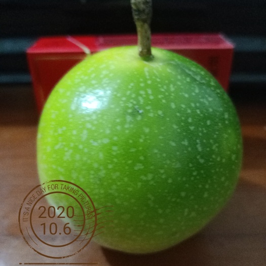 武平县黄金百香果，皮够厚，光滑，甜度好！