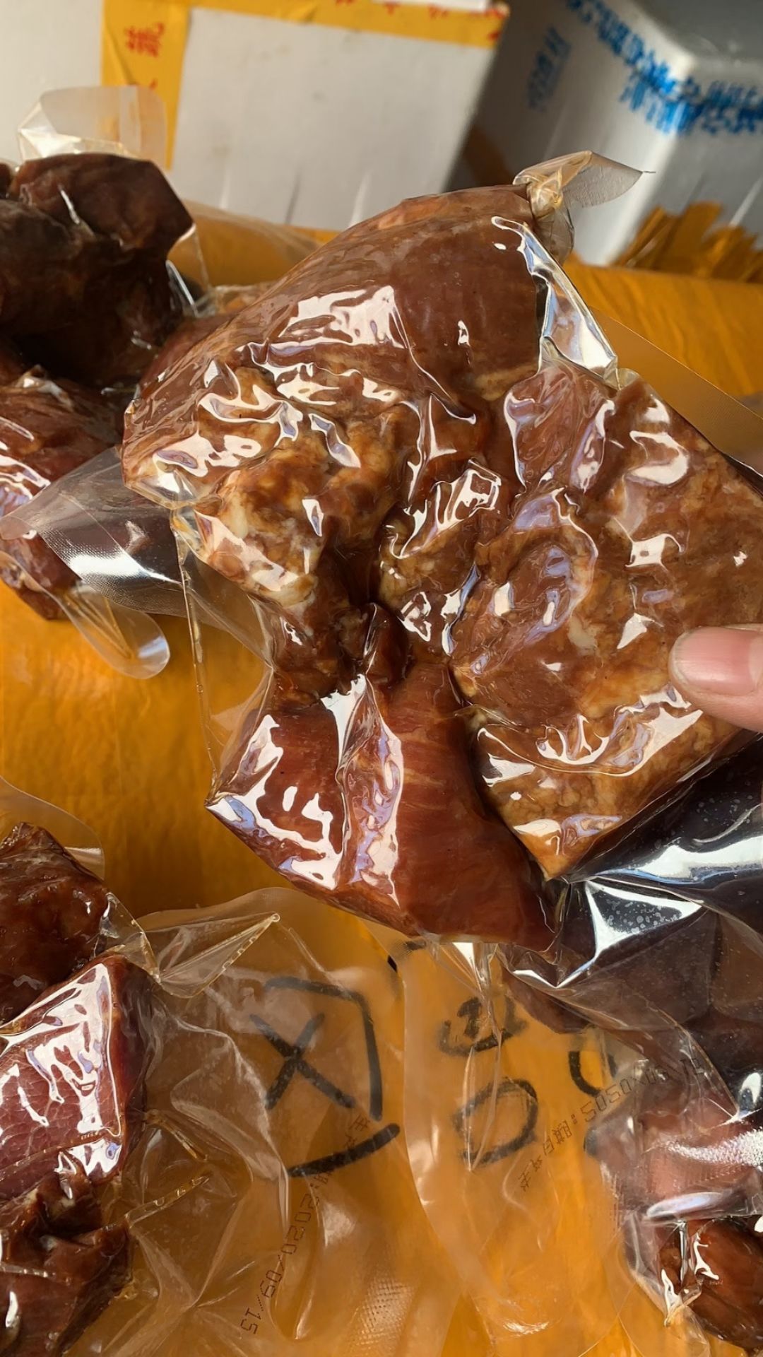 腊肉  真空包装的酱香大块肉江湖地摊产品必卖品