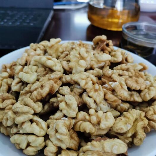 疏附县新疆红枣 枣夹核桃 很好吃今年鲜