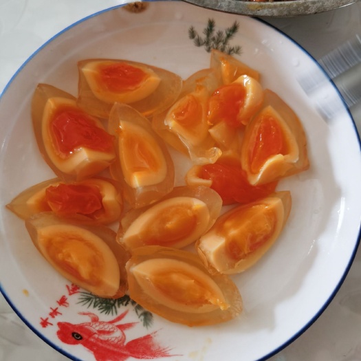 渠县溏心皮蛋 厂家直供溏心松花皮蛋，无铅工艺，净重70g左右，咸鸭蛋同价