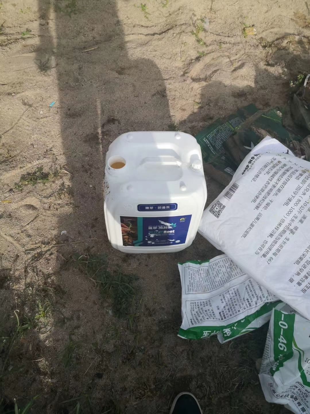 复合微生物菌剂  从根做起：生根，壮根，养根壮苗保增产——雅翠凯普乐