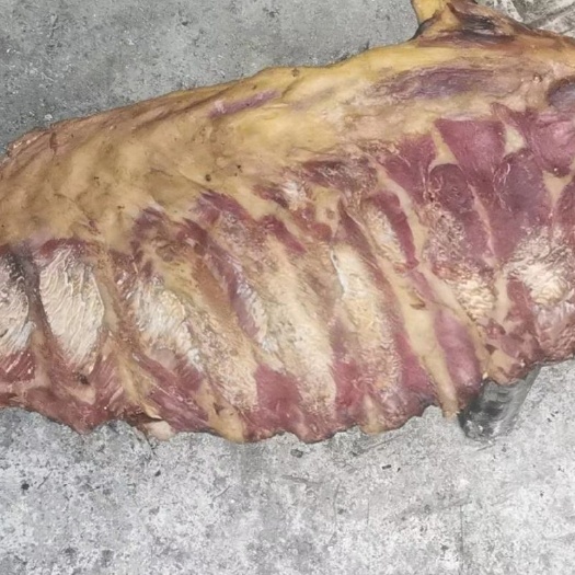 恩施市腊肉  湖北恩施腊排骨，柴熏排骨，仔排