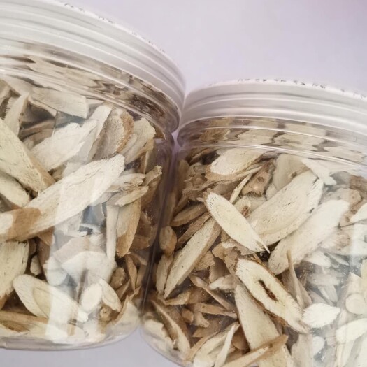 子洲县黄芪切片  黄芪之乡黄土地自家种，地多，量大，物超所值。