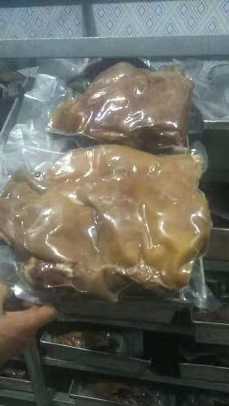  羊肉类    熟羊肉   蒙古八分熟带皮山羊肉，扒皮山羊肉