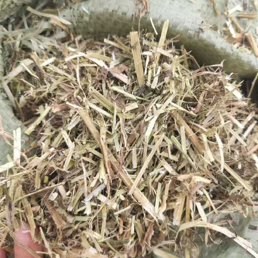 正阳县花生秧草，生产，装车中质量好价格实惠欢迎订购！