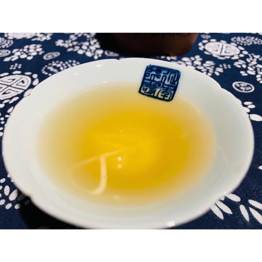 瓦房店市福鼎白茶  饮用白茶，独有其法。白茶美誉仙子，从外形到内质都散发着高贵、