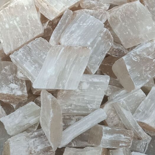 枣庄产地批发石膏块、颗粒、粉；药用石膏粉、颗粒，模具用生熟石膏粉