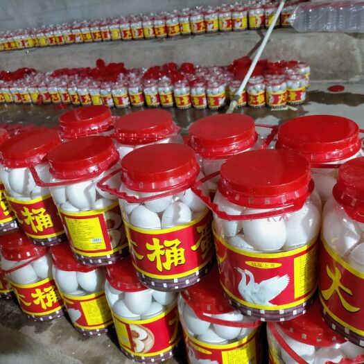 平阴县咸鹅蛋  桶装腌制大鹅蛋每一桶都是精品蛋，个头大口感好干净卫生质量保证