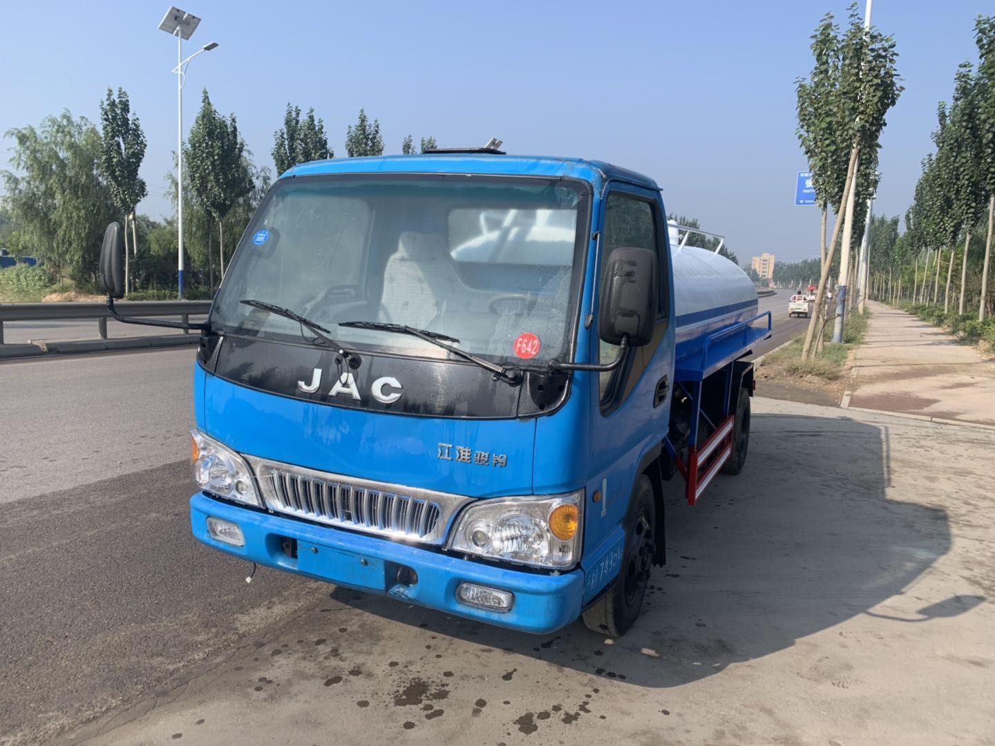  二手洒水车吸粪车，5至15立方。大量现车。现车出售。