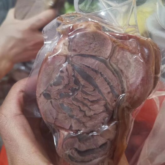 鲜驴马肉带皮熟马肉