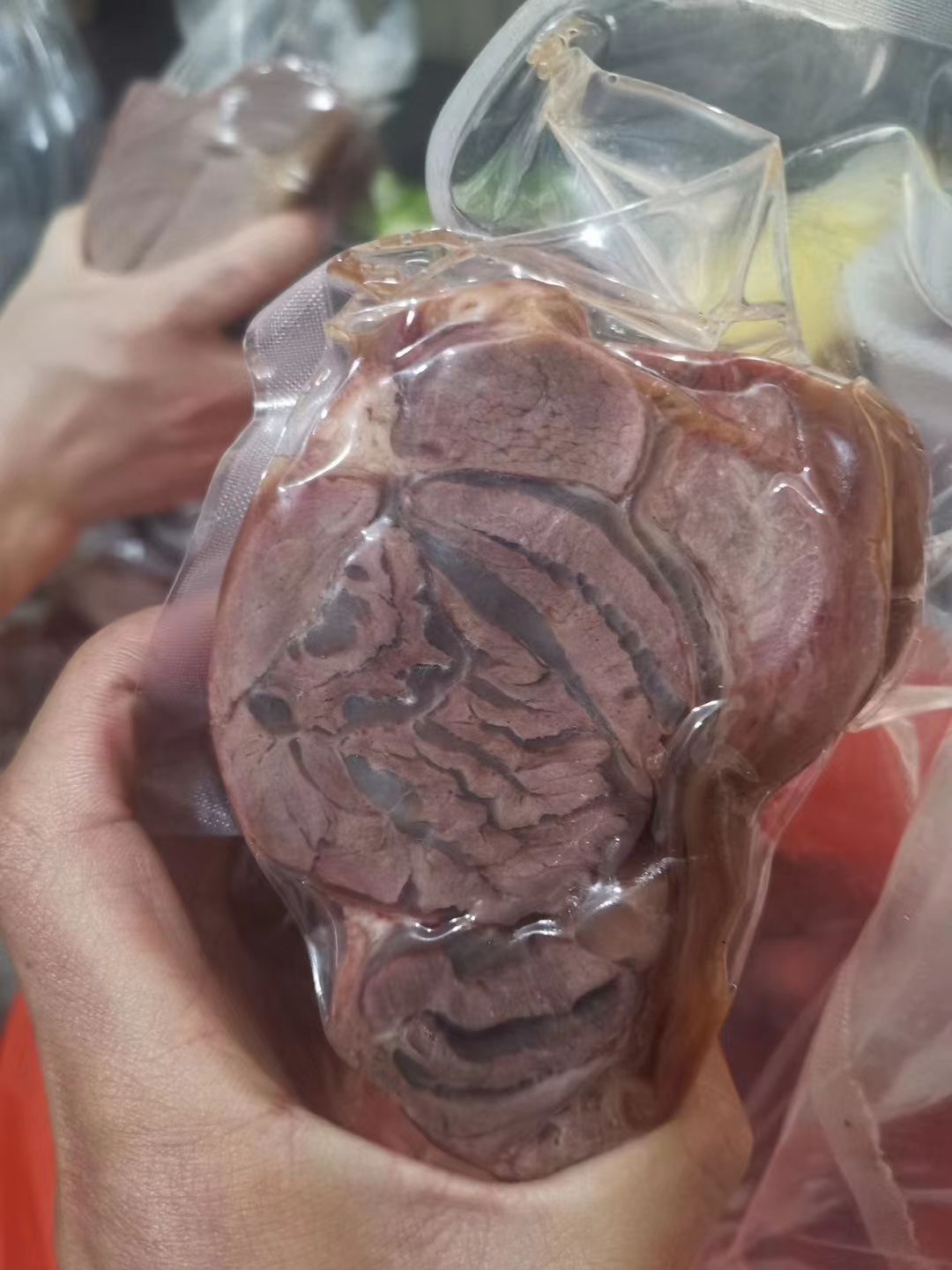 鲜驴马肉带皮熟马肉