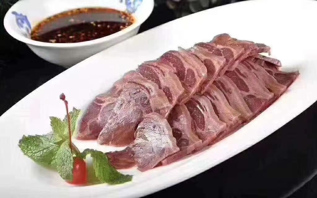 鲜驴马肉带皮熟马肉