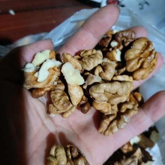 西昌市薄皮核桃 四川省大凉山的溥皮核桃，油质好味道香，好剥没夹层
