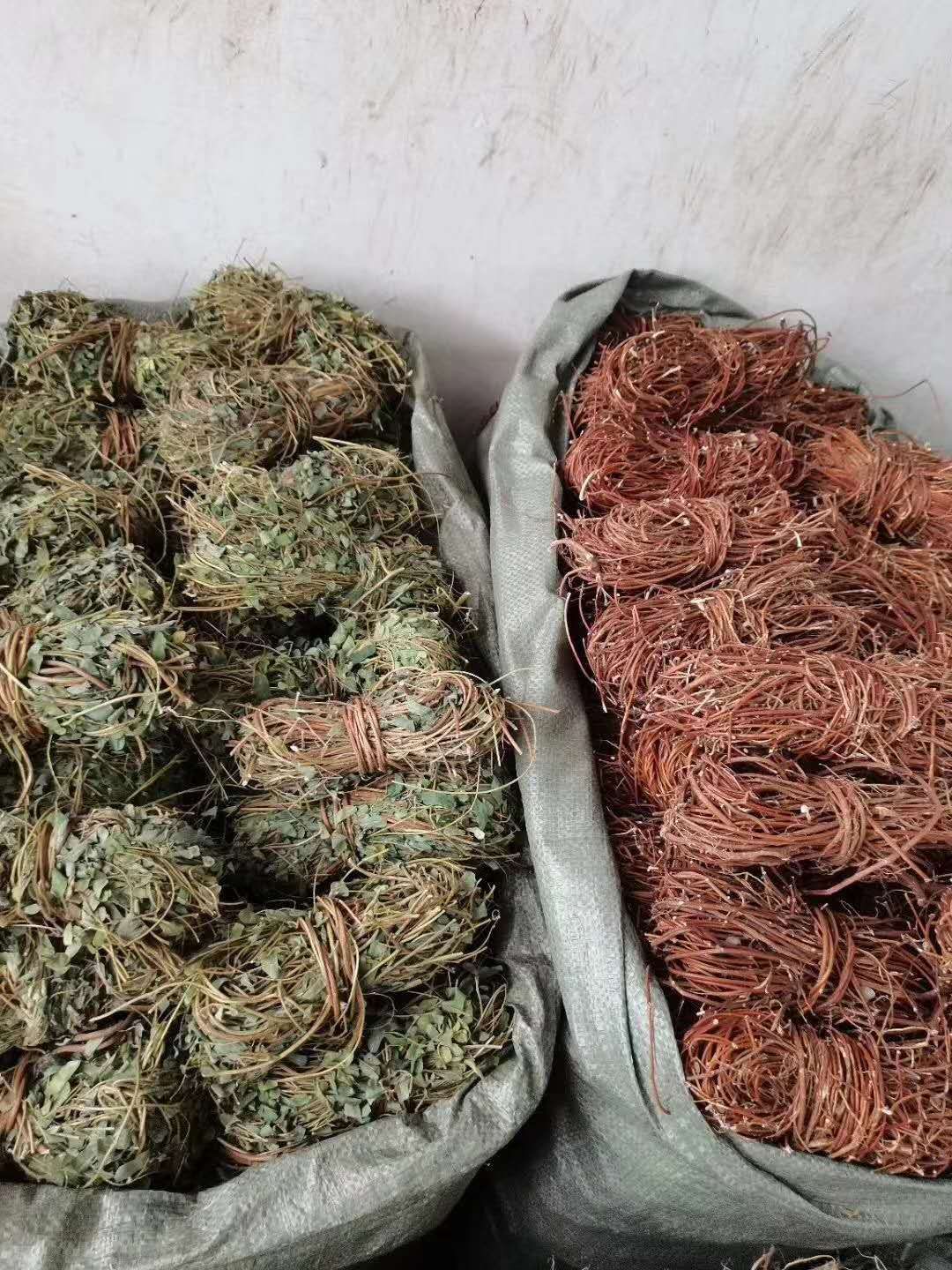 鸡骨草、两斤起发货、各种规格都有货、需要咨询