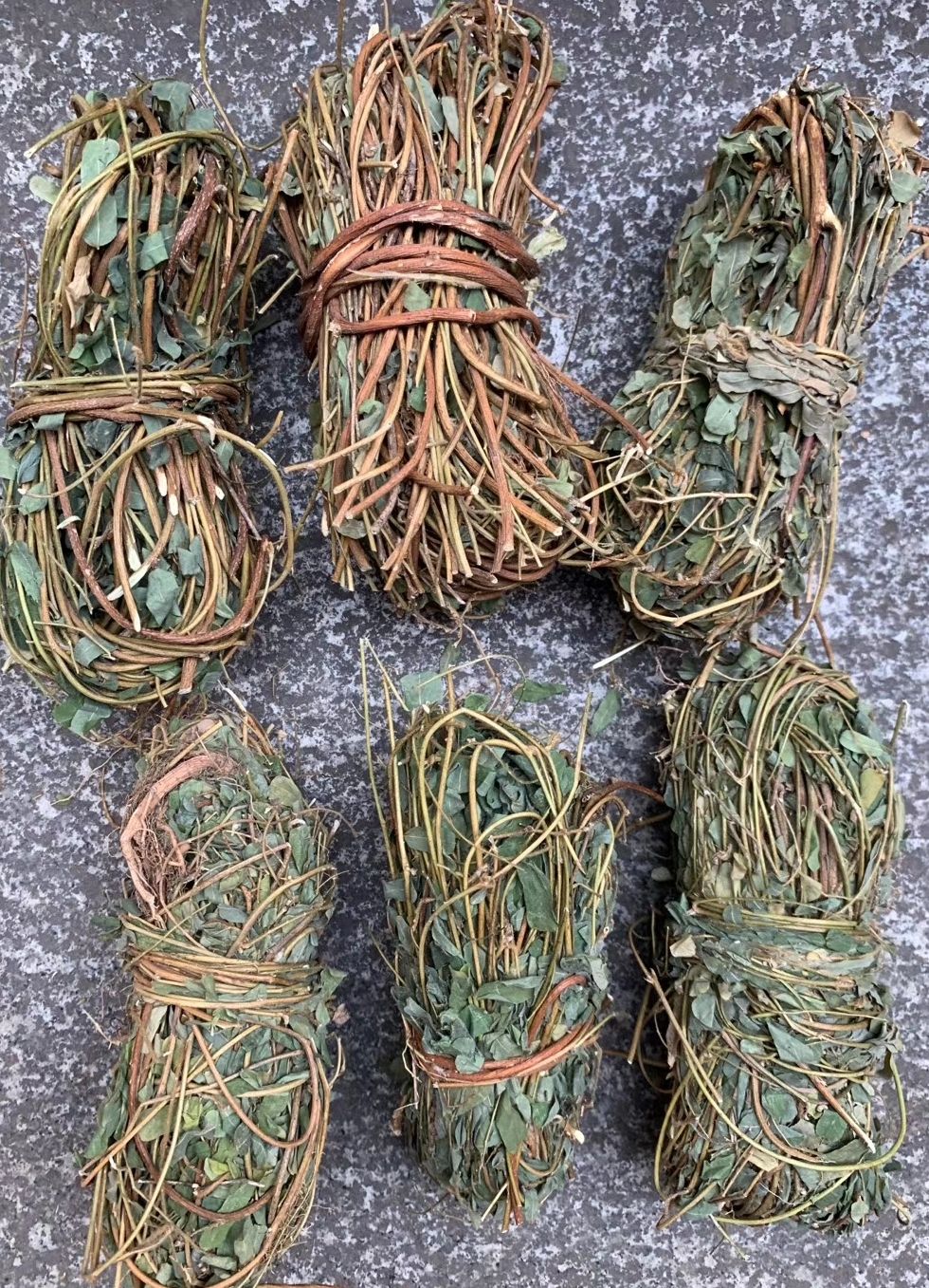 鸡骨草、两斤起发货、各种规格都有货、需要咨询