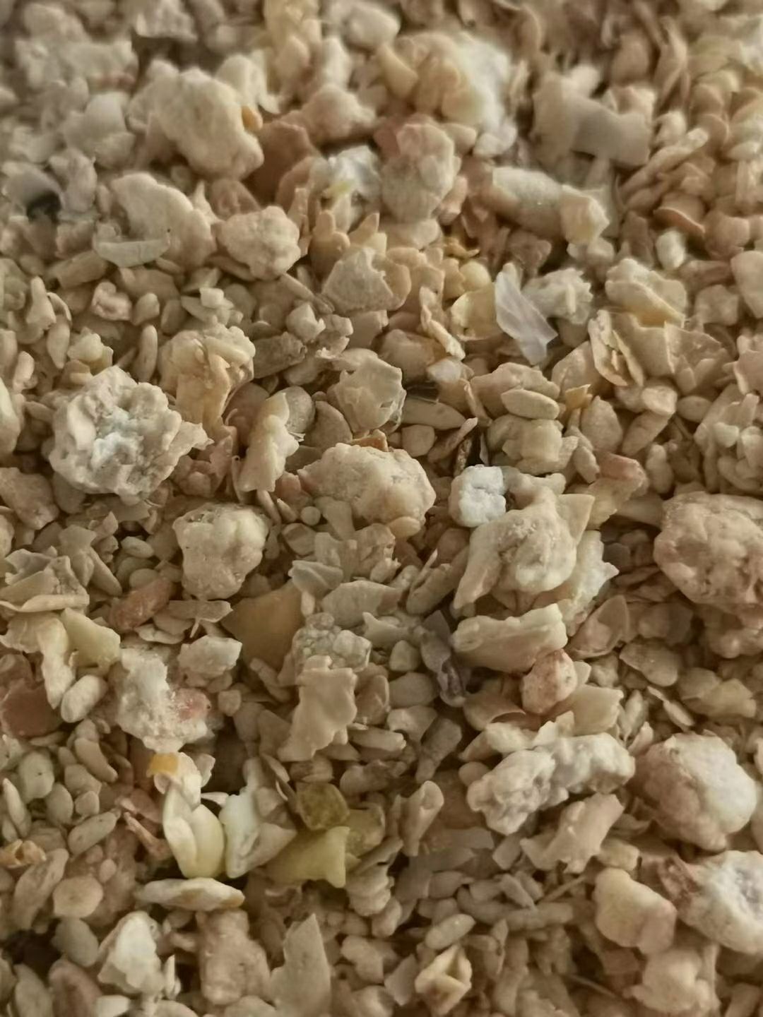 豆粕  ，猪牛羊育肥，各种饲料原料！厂家直销