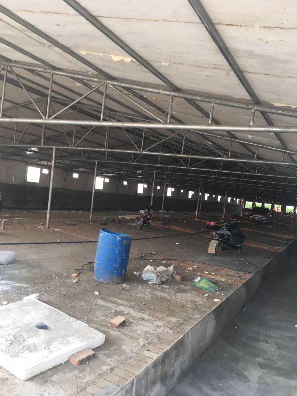 养殖大棚  全国承建玻璃钢养殖保温大棚 鸡舍 猪舍 鸭舍 保温板房等等