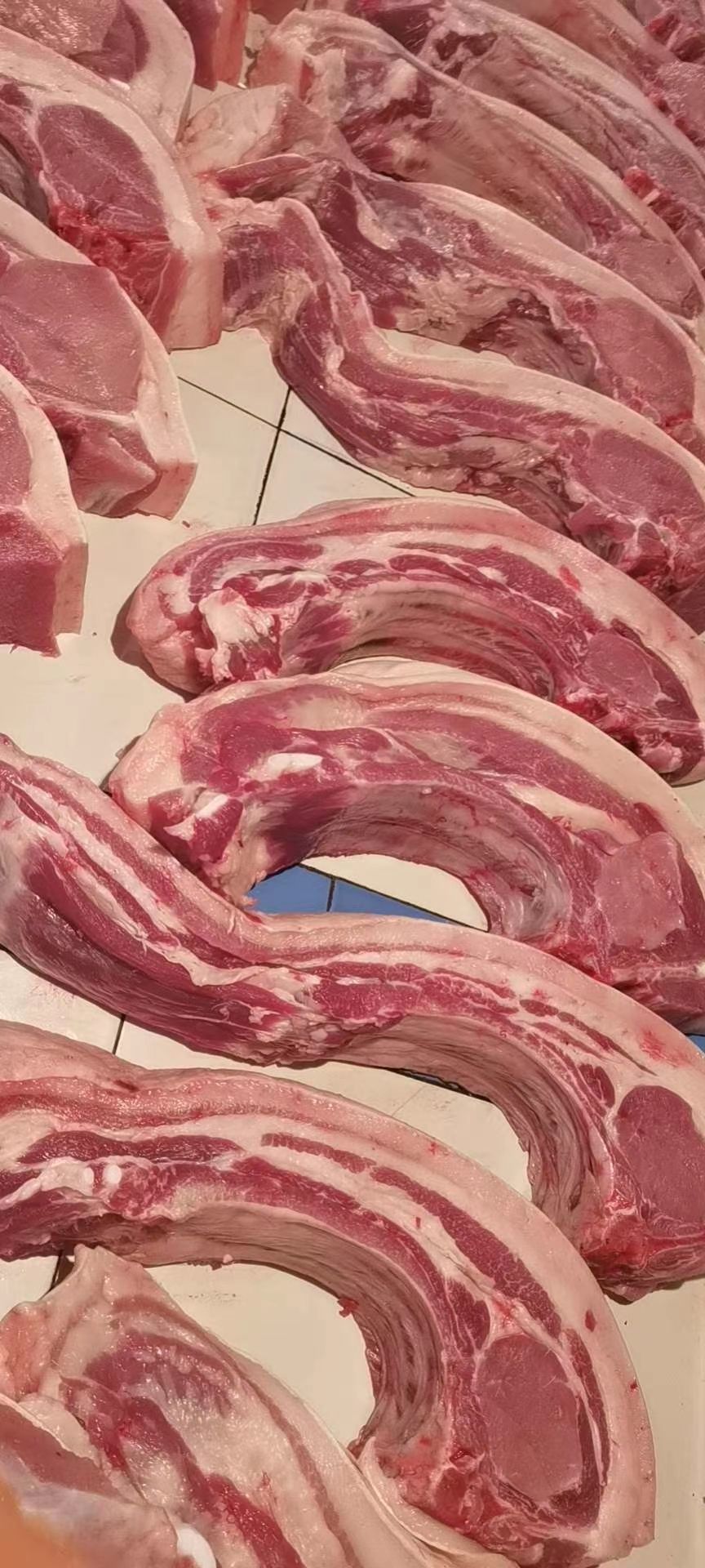 整头猪 烟熏腊肉   四川土特产