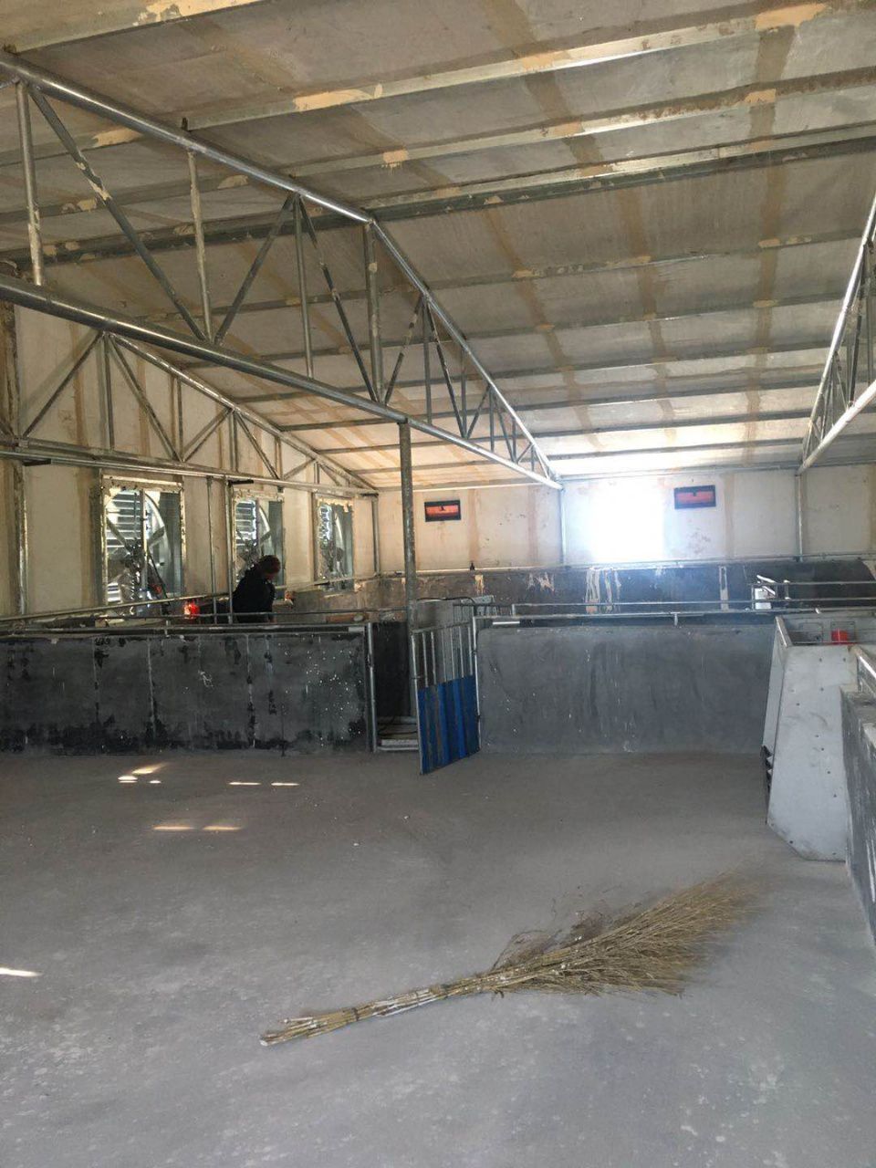 养殖大棚  全国承建玻璃钢养殖保温大棚 鸡舍 猪舍 鸭舍 保温板房等等