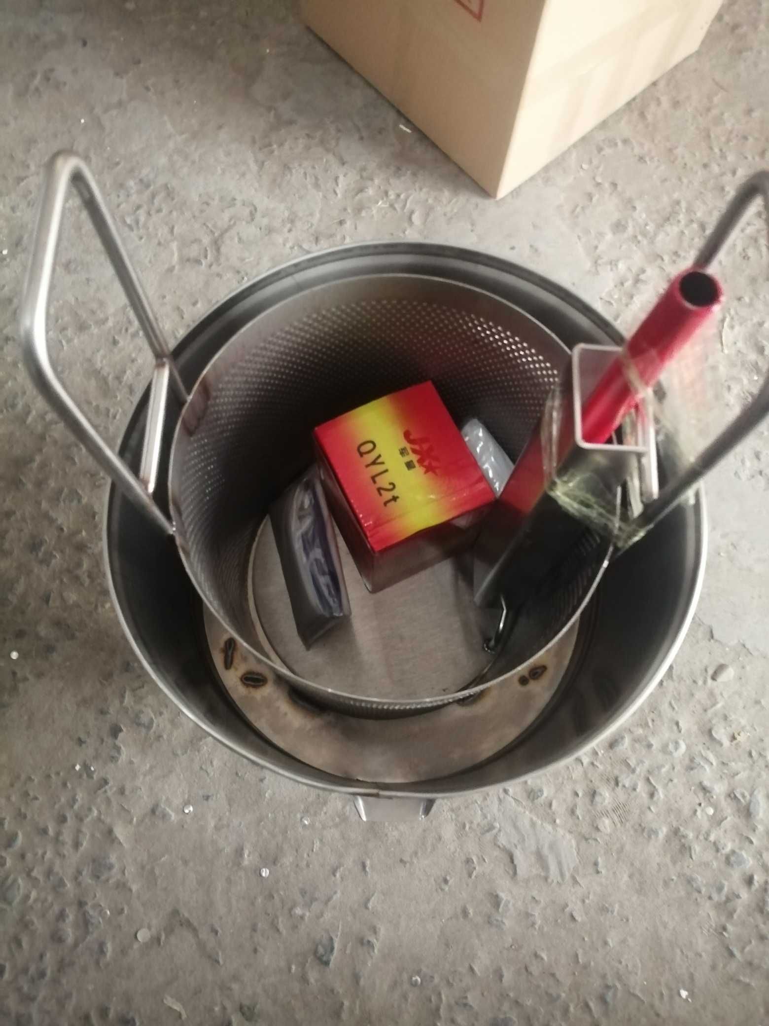 榨蜡机压蜜机果品蔬菜压榨机不锈钢材质及养蜂工具。