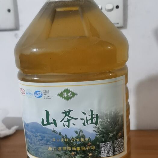遂昌县压榨山茶油  深农牌山茶油