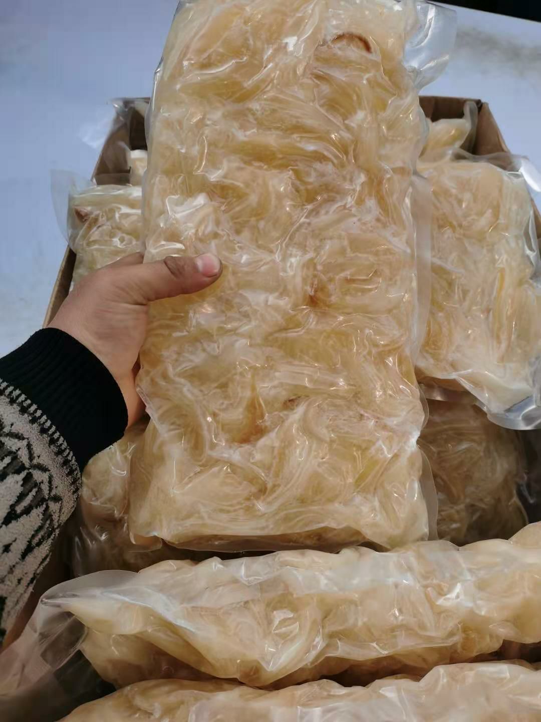 牛杂  牛耳丝,散装袋装均有现货,量大有优惠。 牛杂  牛耳丝,散装袋装均有现货,量大有优惠。