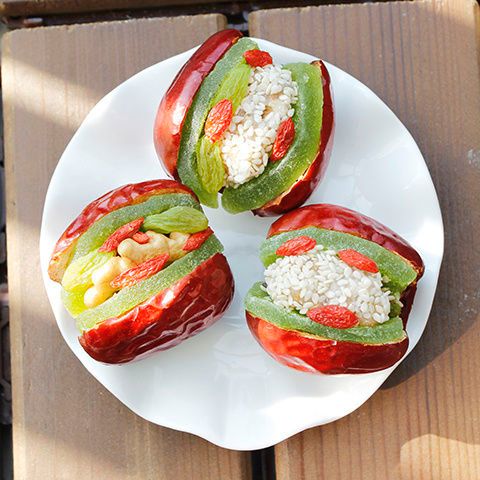 新货红枣夹核桃什锦枣核桃葡萄干枸杞休闲零食包邮