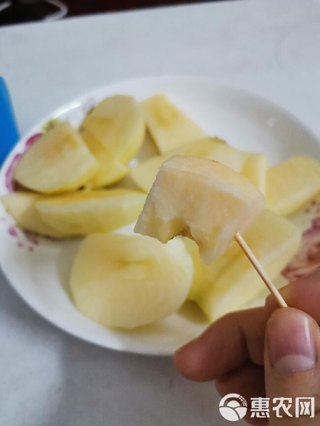 冰糖心苹果  农家自种苹果，包邮。