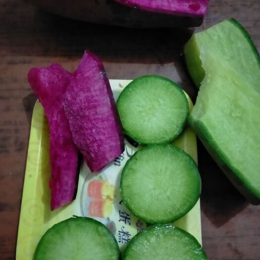 天津 自产自销田水铺水果萝卜，是农业部“一村一”任证产品。
