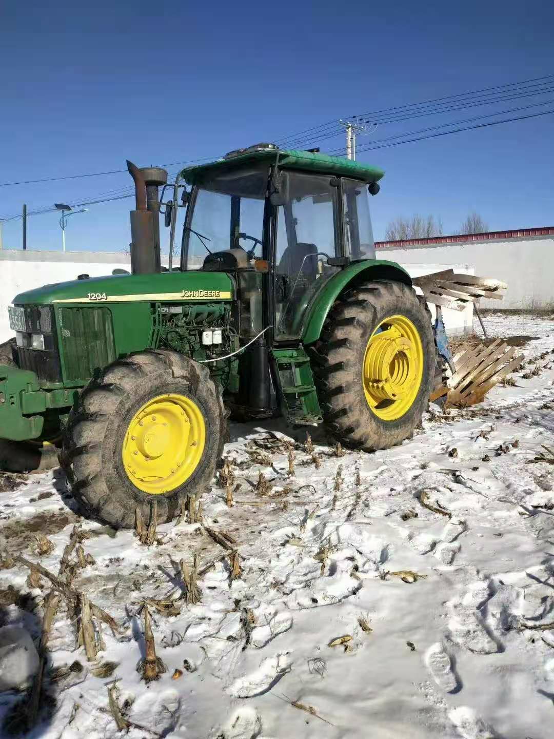 轮式拖拉机  约翰迪尔6B1204带龙丰350犁  不带梨 价格不一样