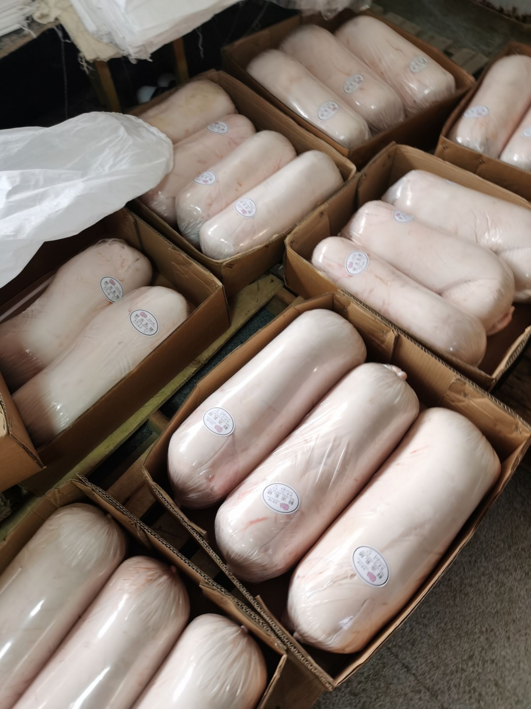 整头猪  冻乳猪，烤乳猪，可从惠农网下单的冻乳猪
