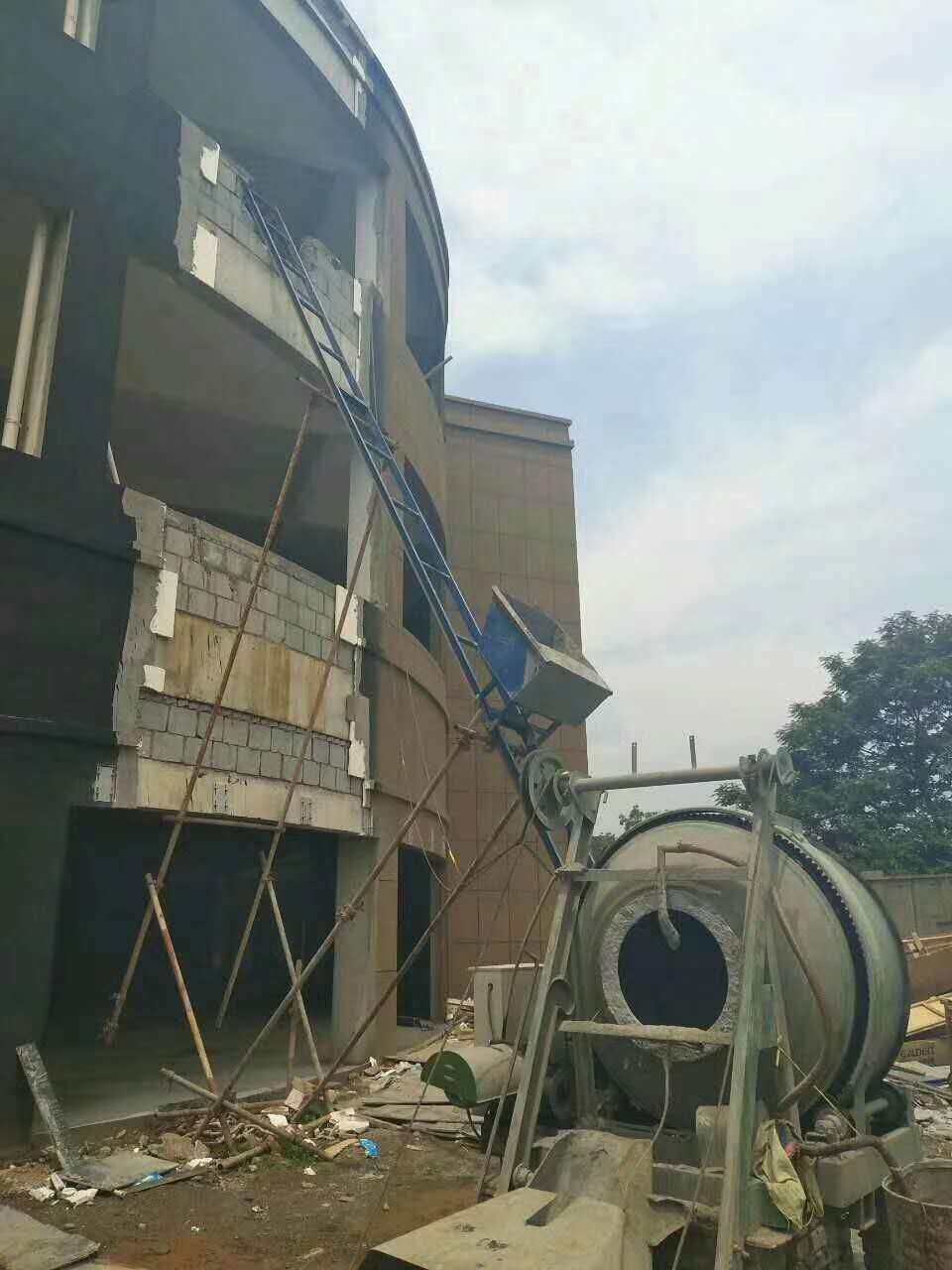  爬山虎上料机高层建筑装卸公路护坡运料陡坡斜坡运料提升机