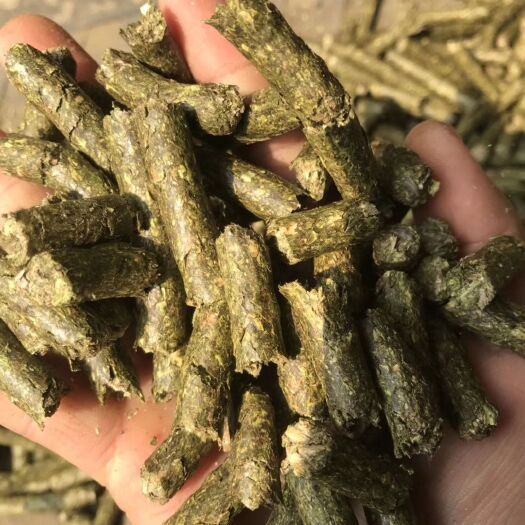 正阳县花生秧颗粒！牛羊好饲料！