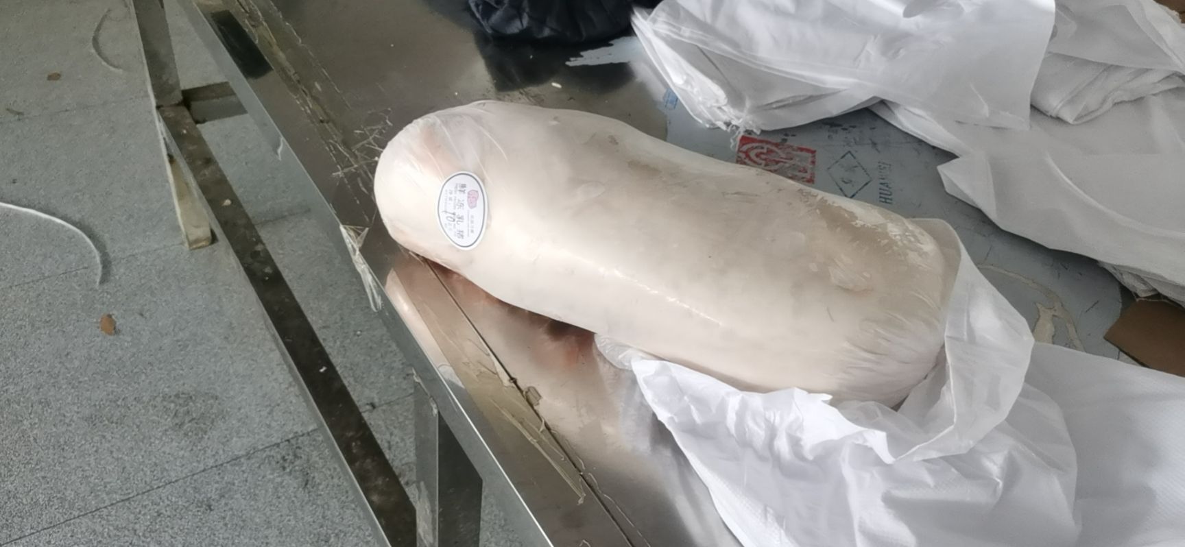 整头猪  烤乳猪，冻乳猪，冷乳猪，脆皮乳猪支持平台直接交