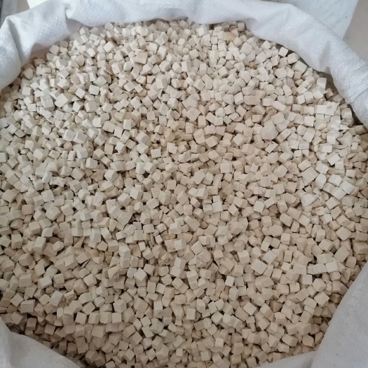 鄄城县小茯苓丁（小云苓丁）大小3种规格，量大从优