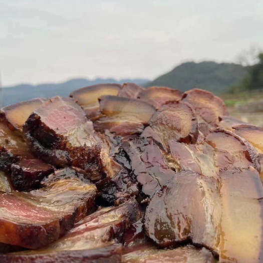 永顺县湖南腊肉 腊香满口，熏香扑鼻，腊味醇厚，且肥而不腻，瘦不塞牙