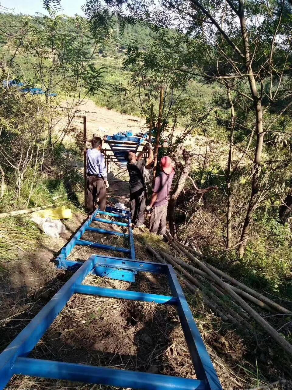  厂家销售轨道式上料机纯铜电机静音设计