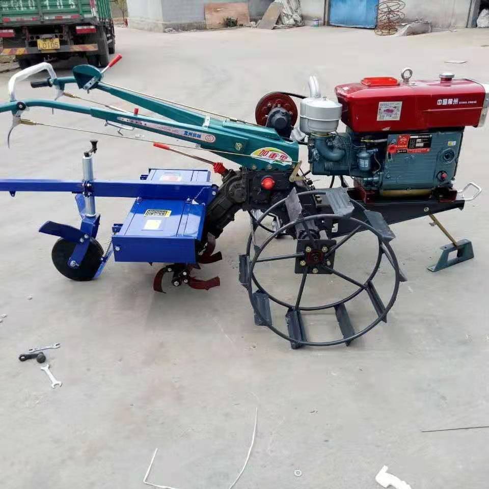 水田旱地两用手扶拖拉机 ，可配套多种农机具