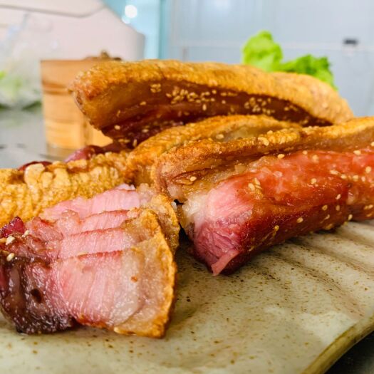 重庆市重庆腊肉  重庆特色脆皮烤肉，精选优质原材料，香脆无比，回味无穷