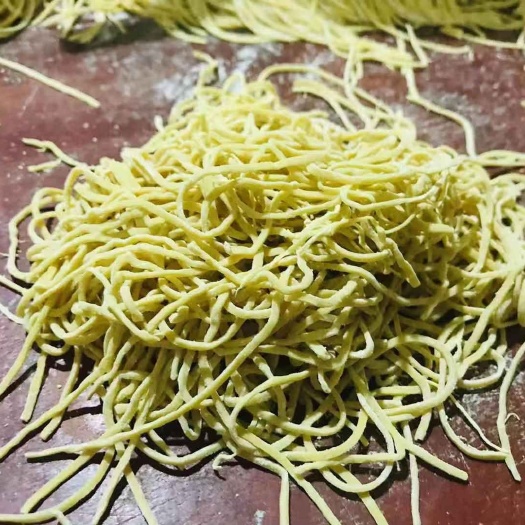 贵阳鸡蛋面条：有纯鸡蛋面，半鸡蛋面，根据客户须求而定