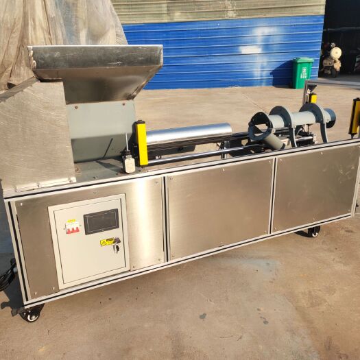 内黄县食用菌机械生产线设备香菇菌棒装袋机微电脑控制装无微孔虚实一致