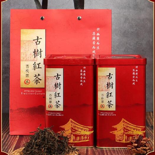 勐海县古树晒红 老曼娥古树红茶