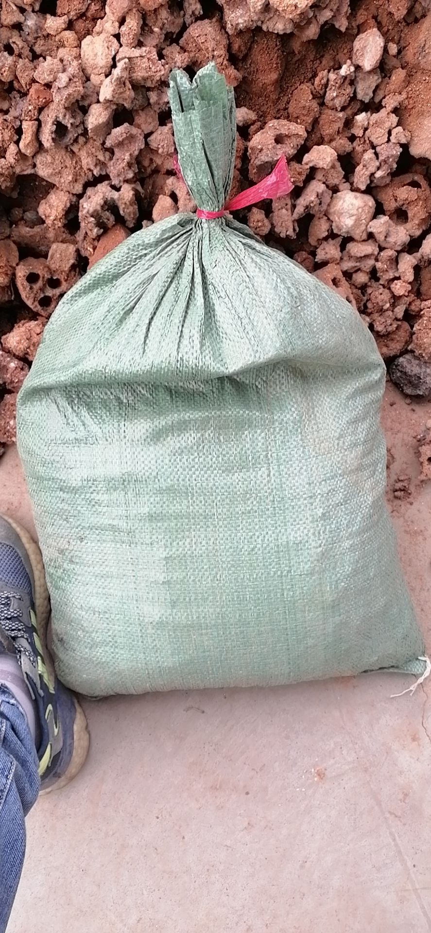 三合园艺资材，销售塘泥，花泥，橘场煤渣种植土，承接园林绿化