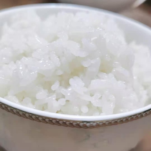 梅河口市东北大米  口感香糯柔软 颗粒均匀饱满色泽晶莹透亮