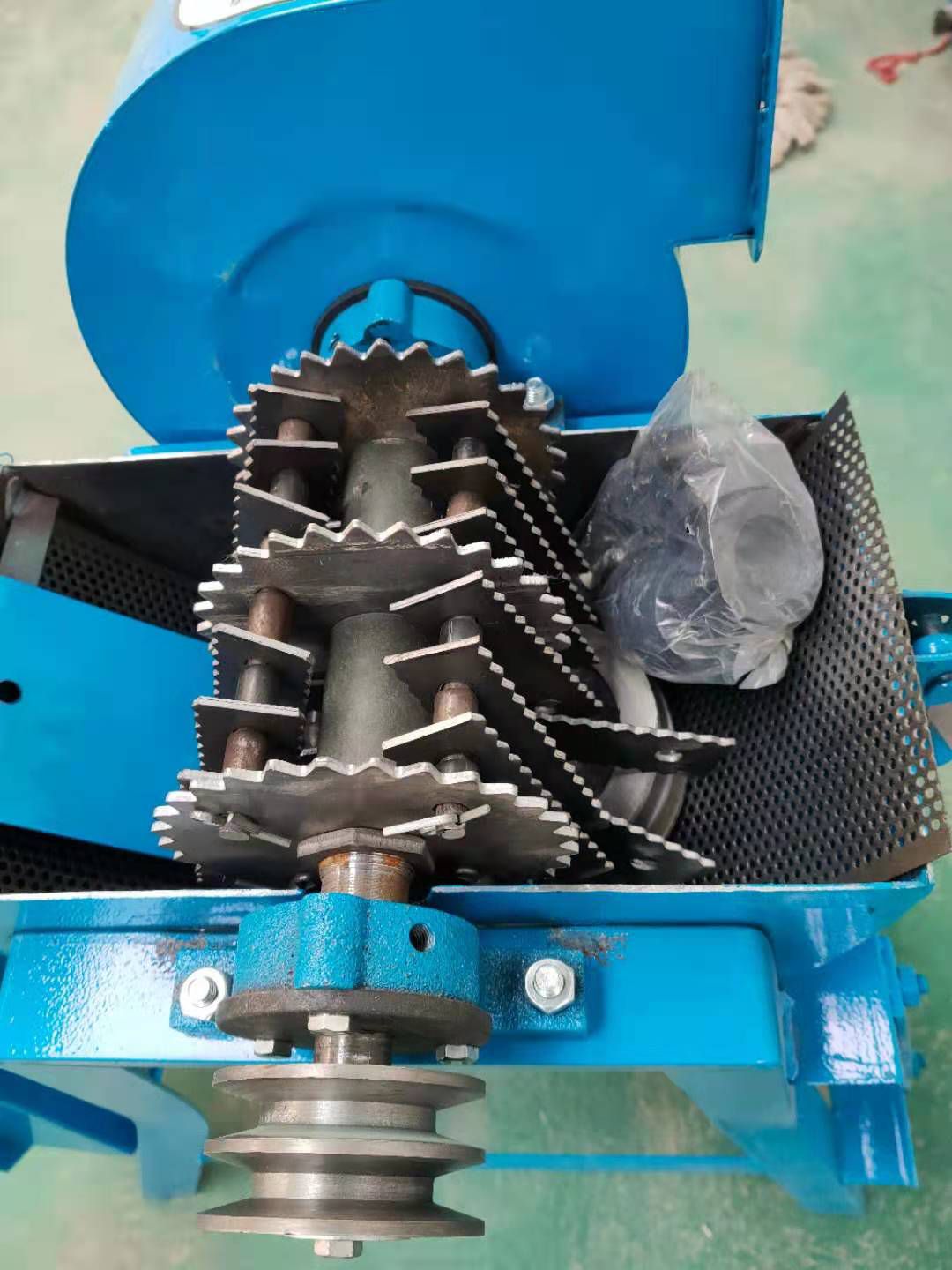 肥料粉碎机  粉碎机。家用电带动32型带抽风多功能粉碎机