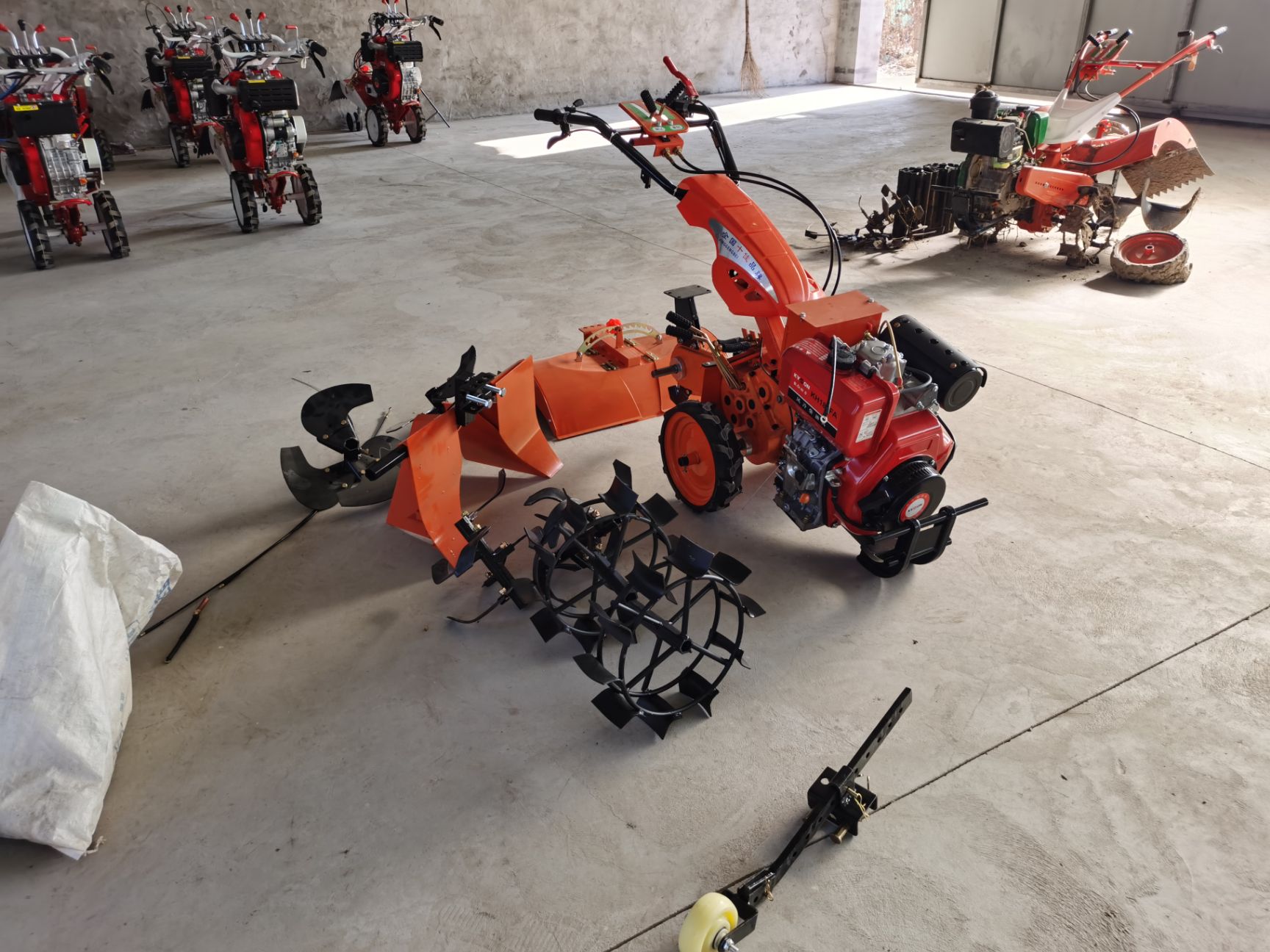 多功能四驱微耕机果园大棚平原开沟旋耕除草机