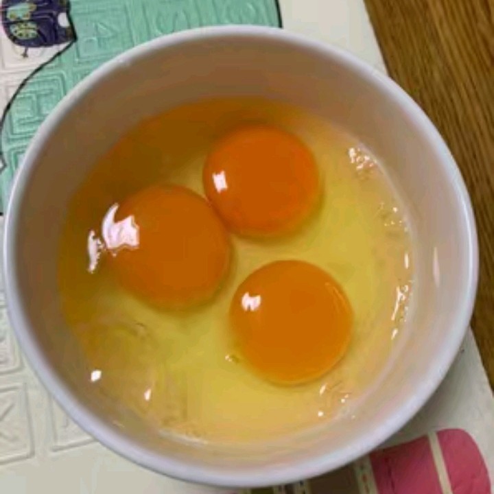 普通鸡蛋  鸡蛋新杨黑鸡蛋高营养的土鸡蛋粉蛋中的精粉蛋