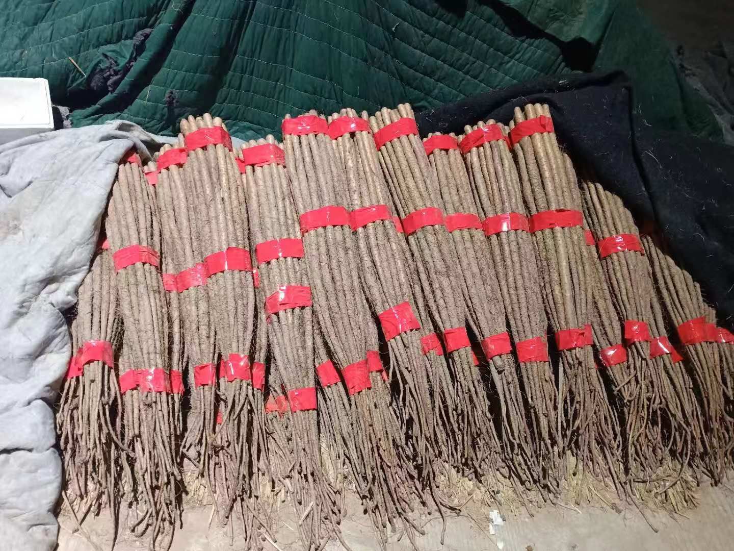 铁棍山药，电商批发商，有粗度有长度，口感面甜，发往全国